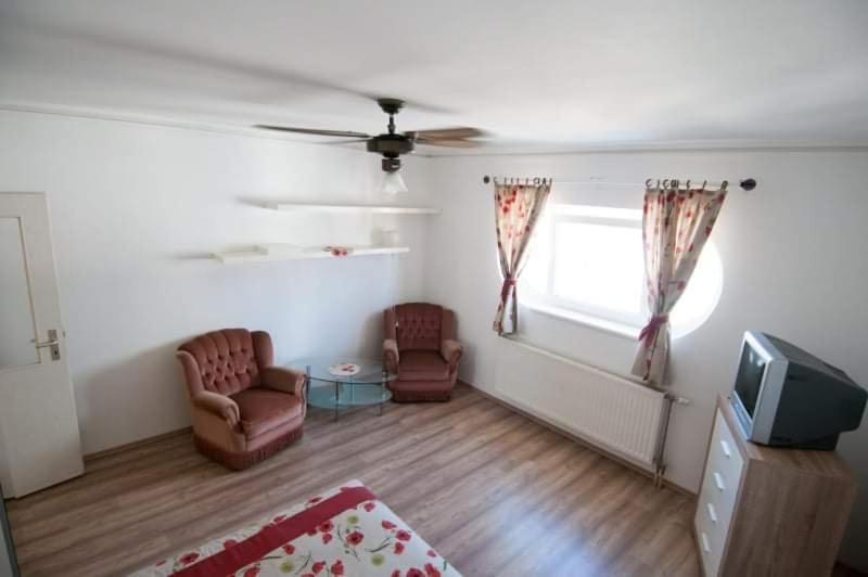 Geri Apartman Heviz Exterior photo